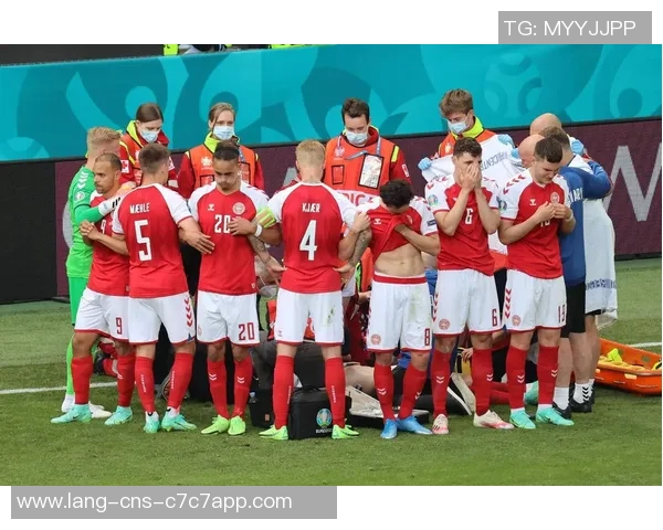 德国足球队与丹麦队的激烈对抗展现了欧洲足球的魅力与竞争力